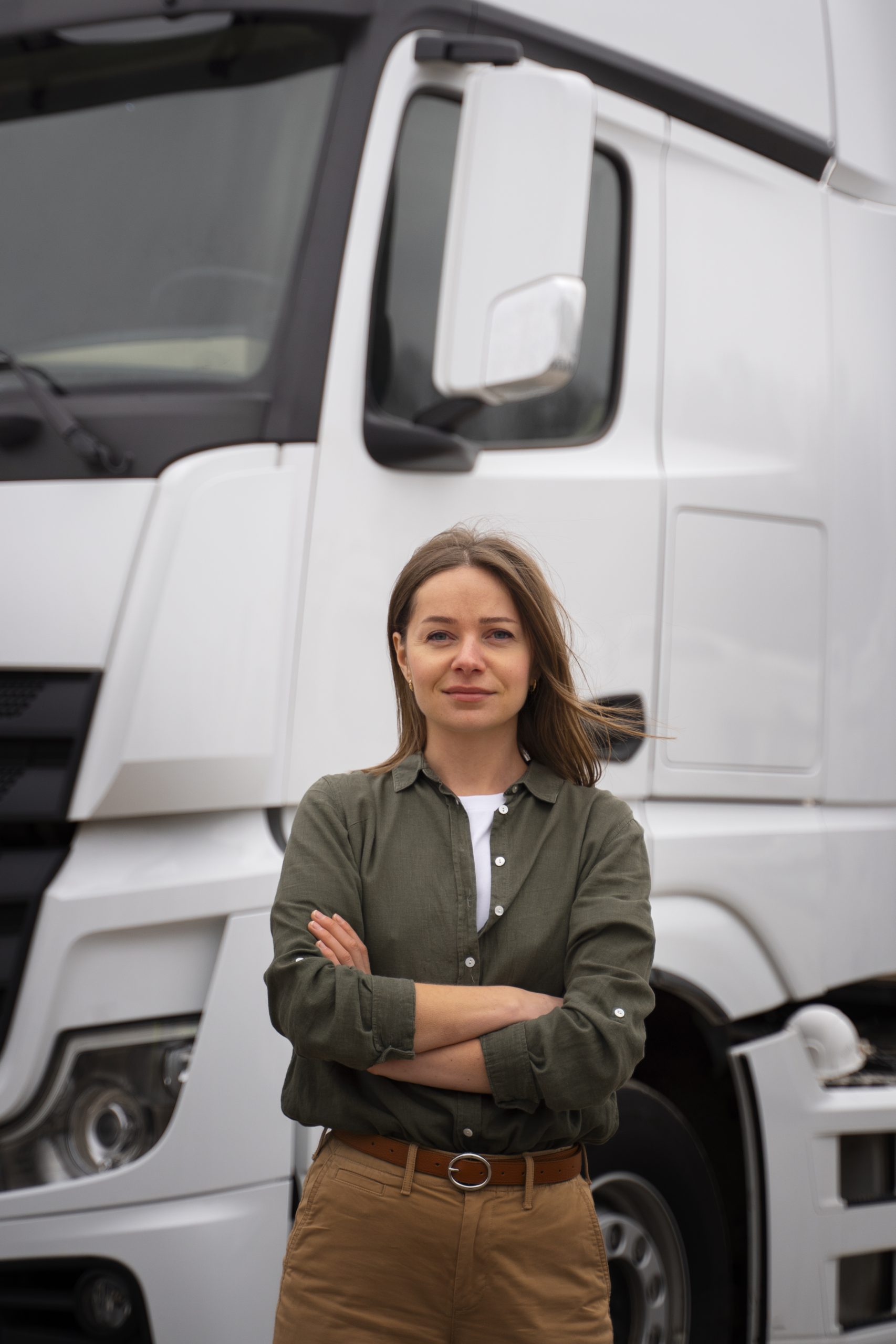 Lady HGV Driver HGV Training in Bristol HGV Training for HGV driver Courses TrainHGV Train Recruitment lorry instructor HGV training and support